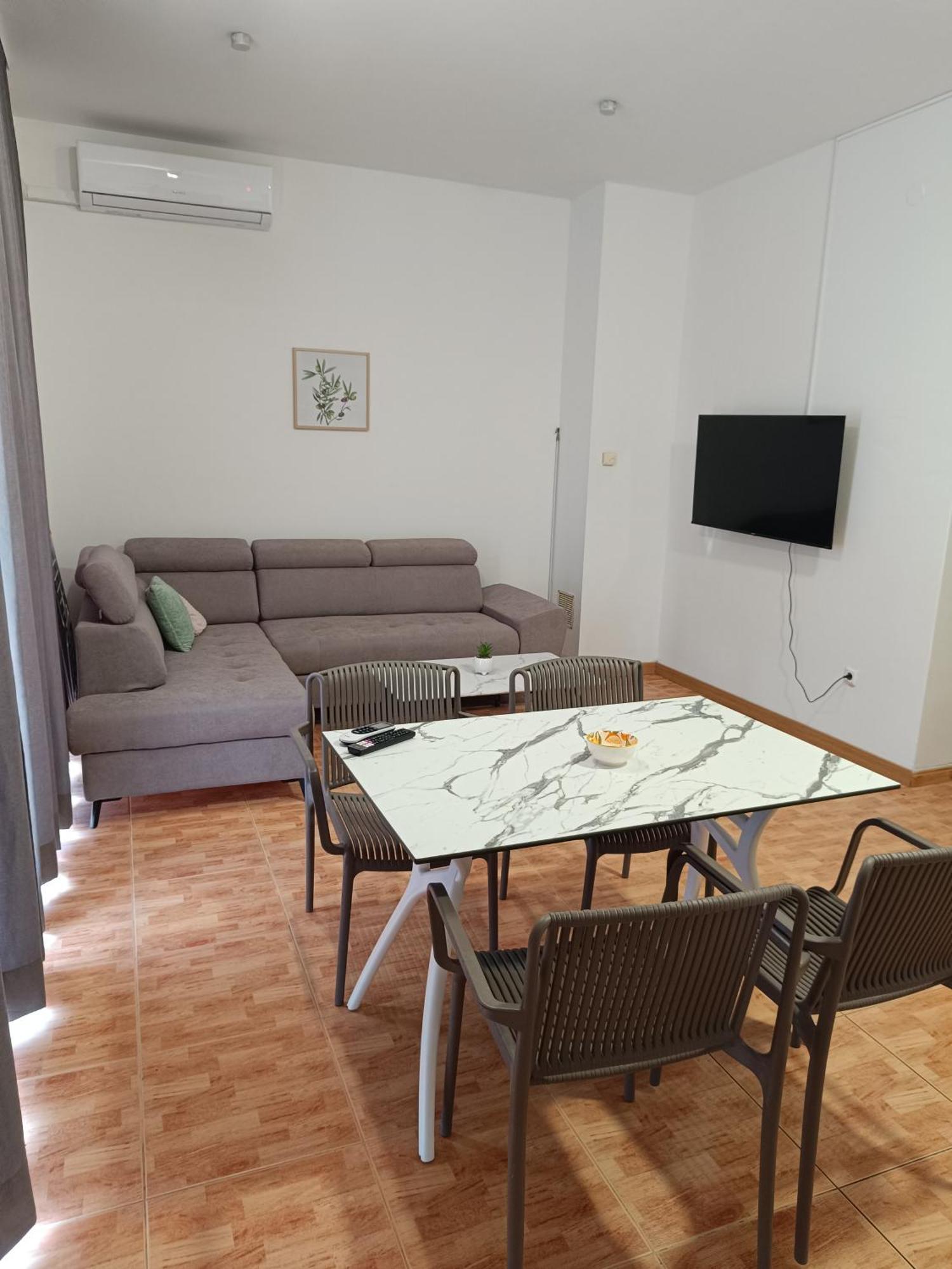 Apartmani "Radi" Baska Voda Exterior photo