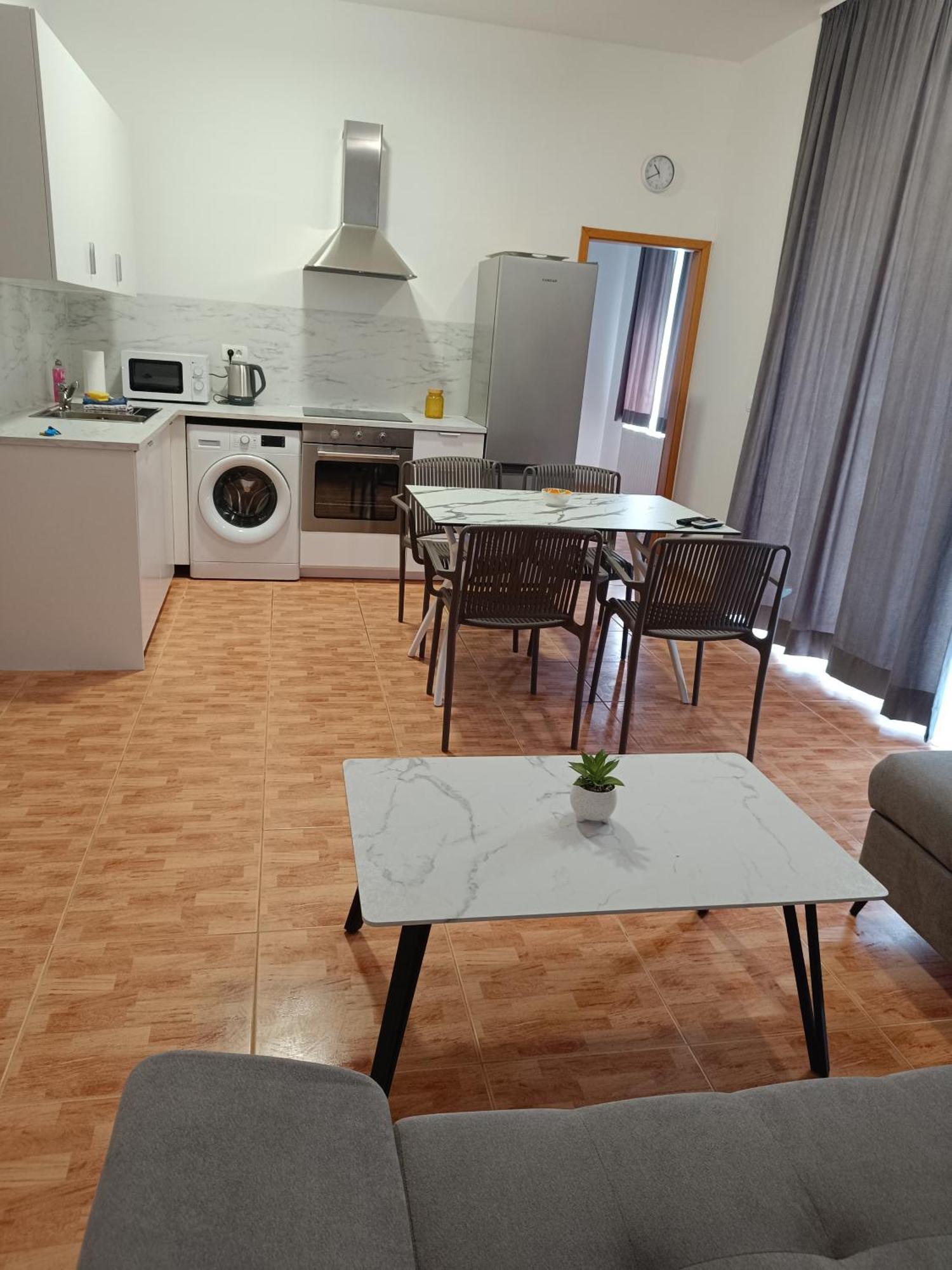 Apartmani "Radi" Baska Voda Exterior photo